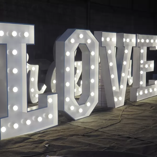 custom free standing giant love letter 3D marquee letter sign for wedding signage